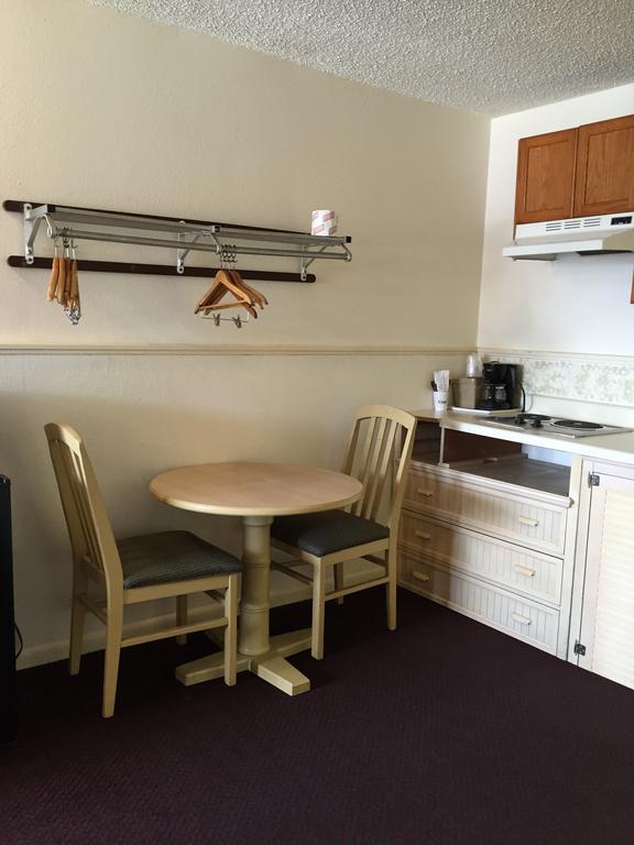 Stay Plus Inn Haines City Room photo