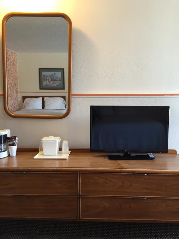 Stay Plus Inn Haines City Room photo